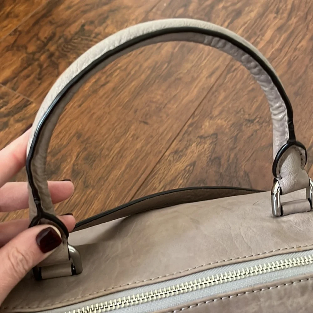 Like New Michael Kors Leather Satchel. $498 retail - Picture 7 of 15